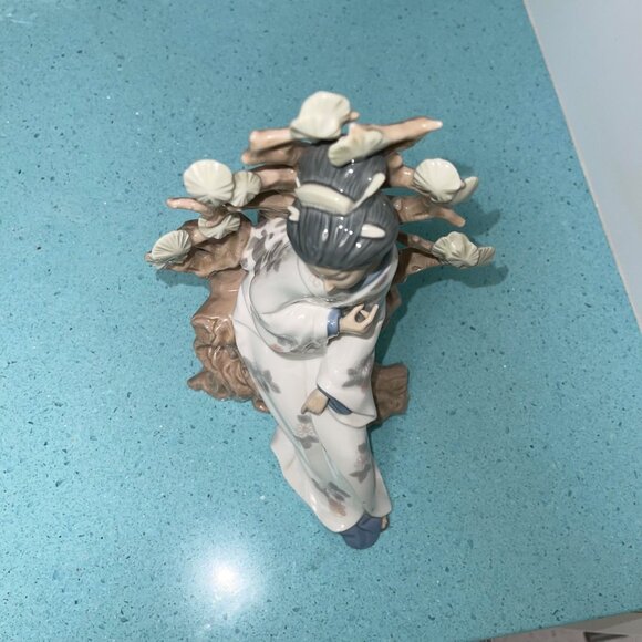 Lladro Geisha Sculpted By Vicente Martínez Porcelain Issued In 1972 Retired 1994 - Picture 5 of 16